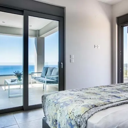 Trapezaki Sleeps 6 Pool Air Con Wifi