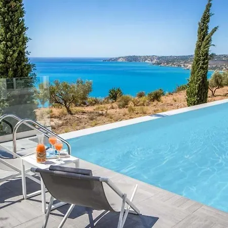 Villa Trapezaki Sleeps 6 Pool Air Con Wifi *